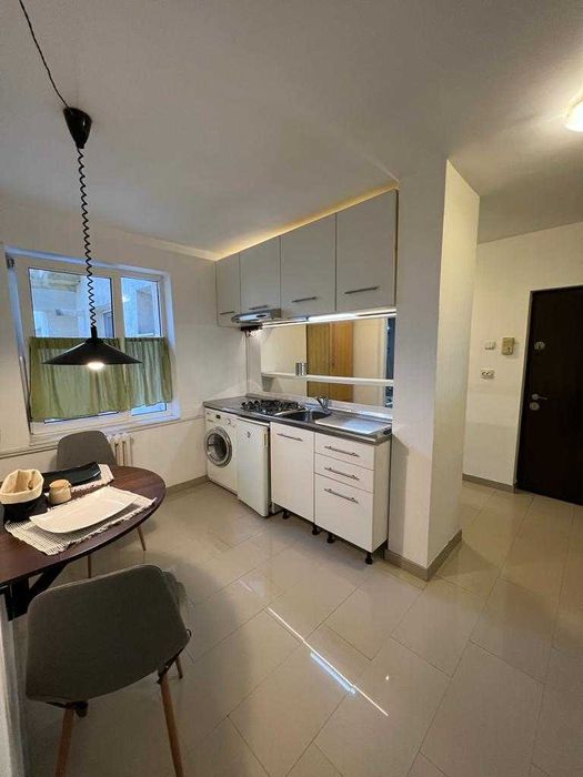 Proprietar - vând apartament 1 cameră situat ultracentral