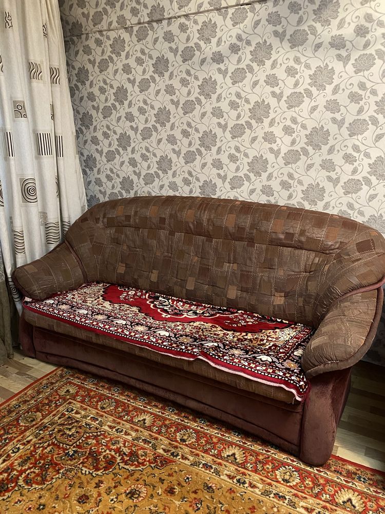 Продаю диван один,два,три