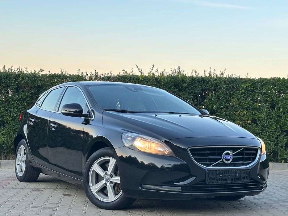 Volvo V40 2.0D 190CP, Piele, Keyless,Incalzire in Scaune