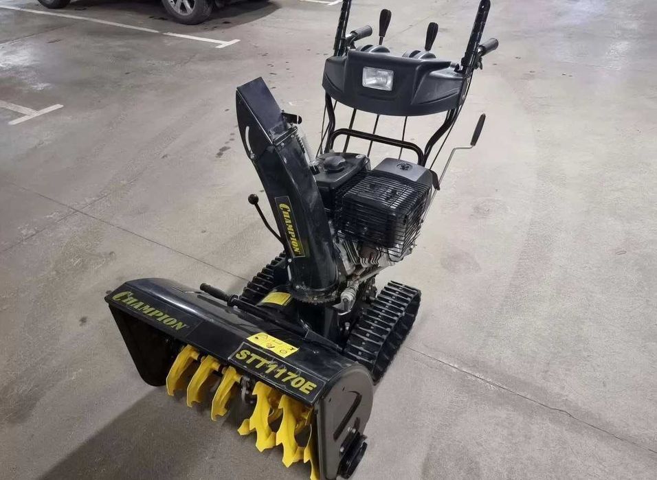 Снегоуборщик Champion STT1170E