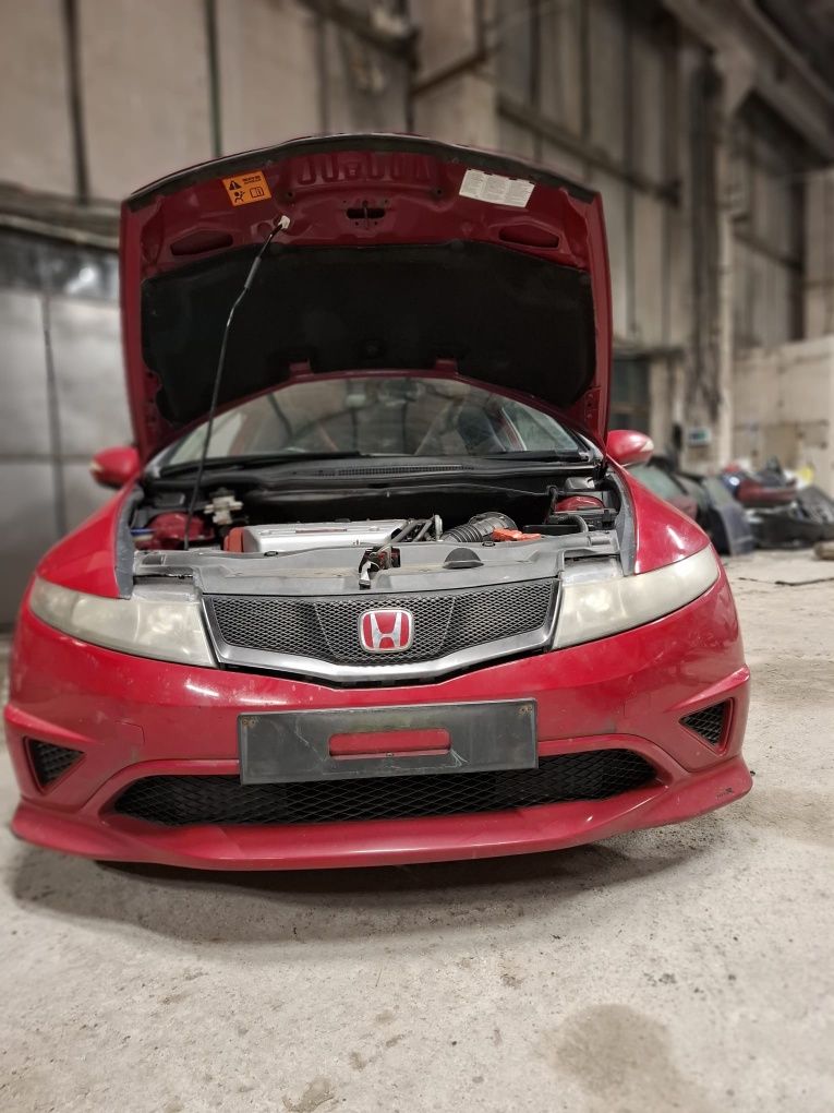 Dezmembrez Honda Civic VII Type R Fn2