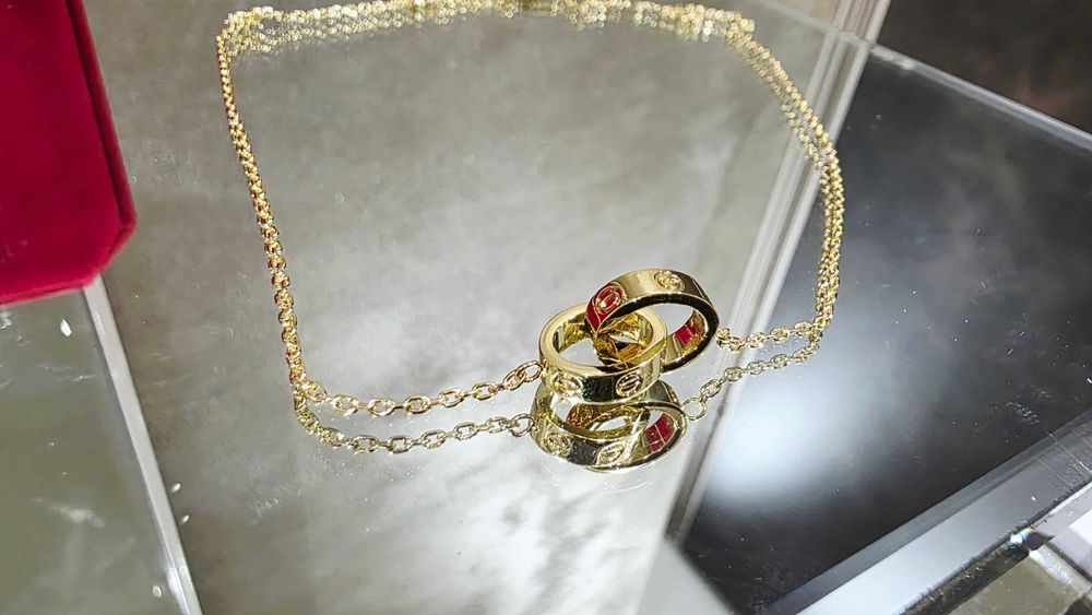 CARTIER Love Gold Pendant Дамско Колие
