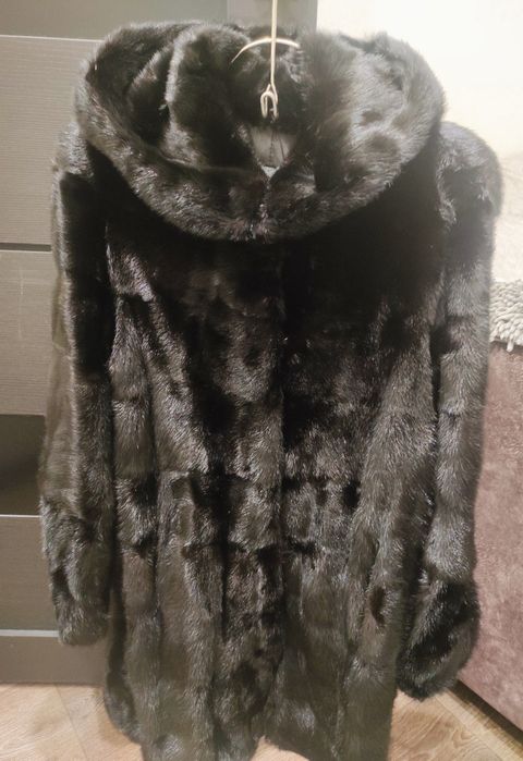 Продам норковую шубу