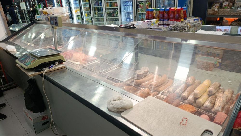 Холодильник сотилади