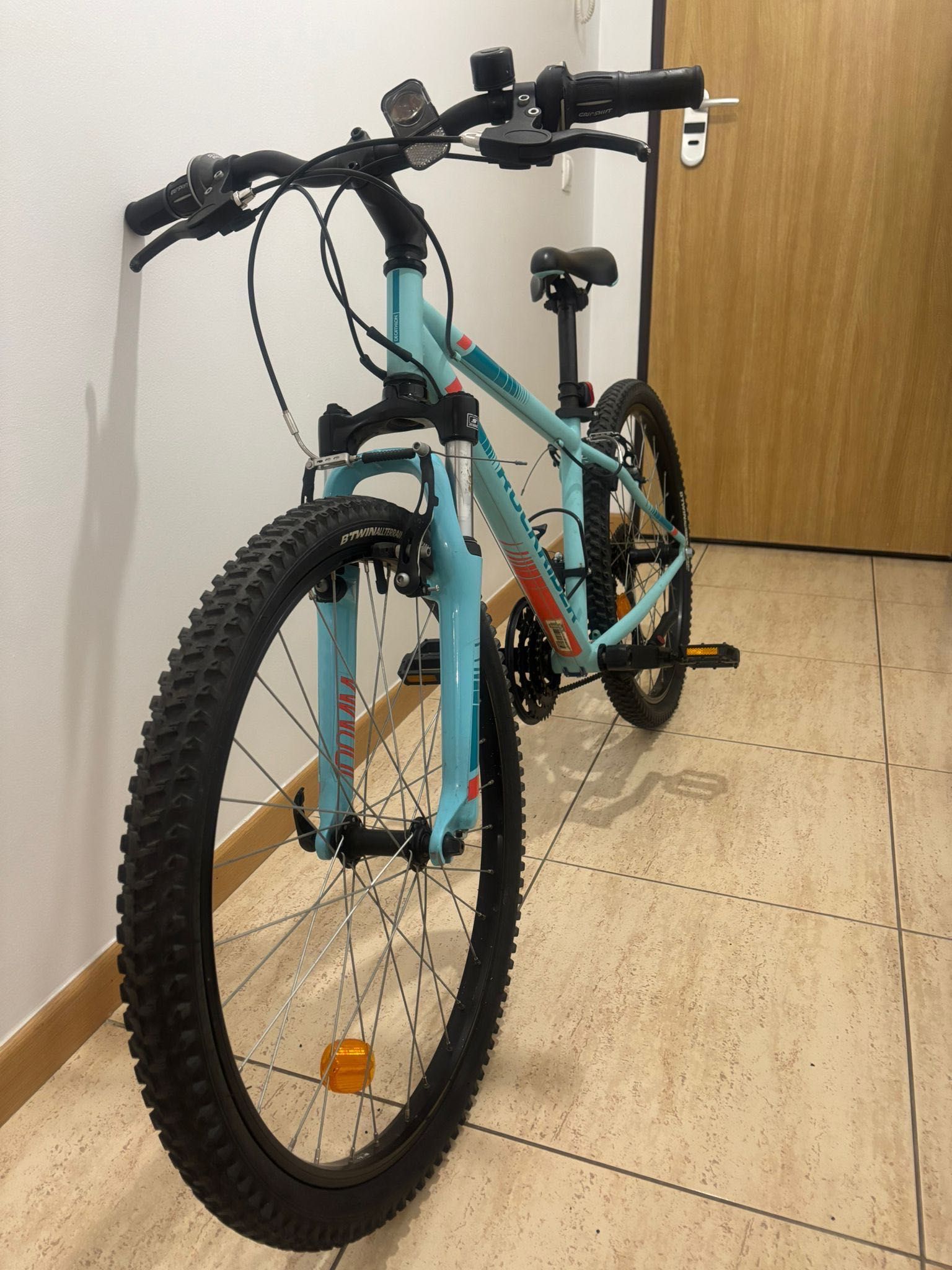 Vând bicicletă copii Model Rockrider ST500, roti 24”