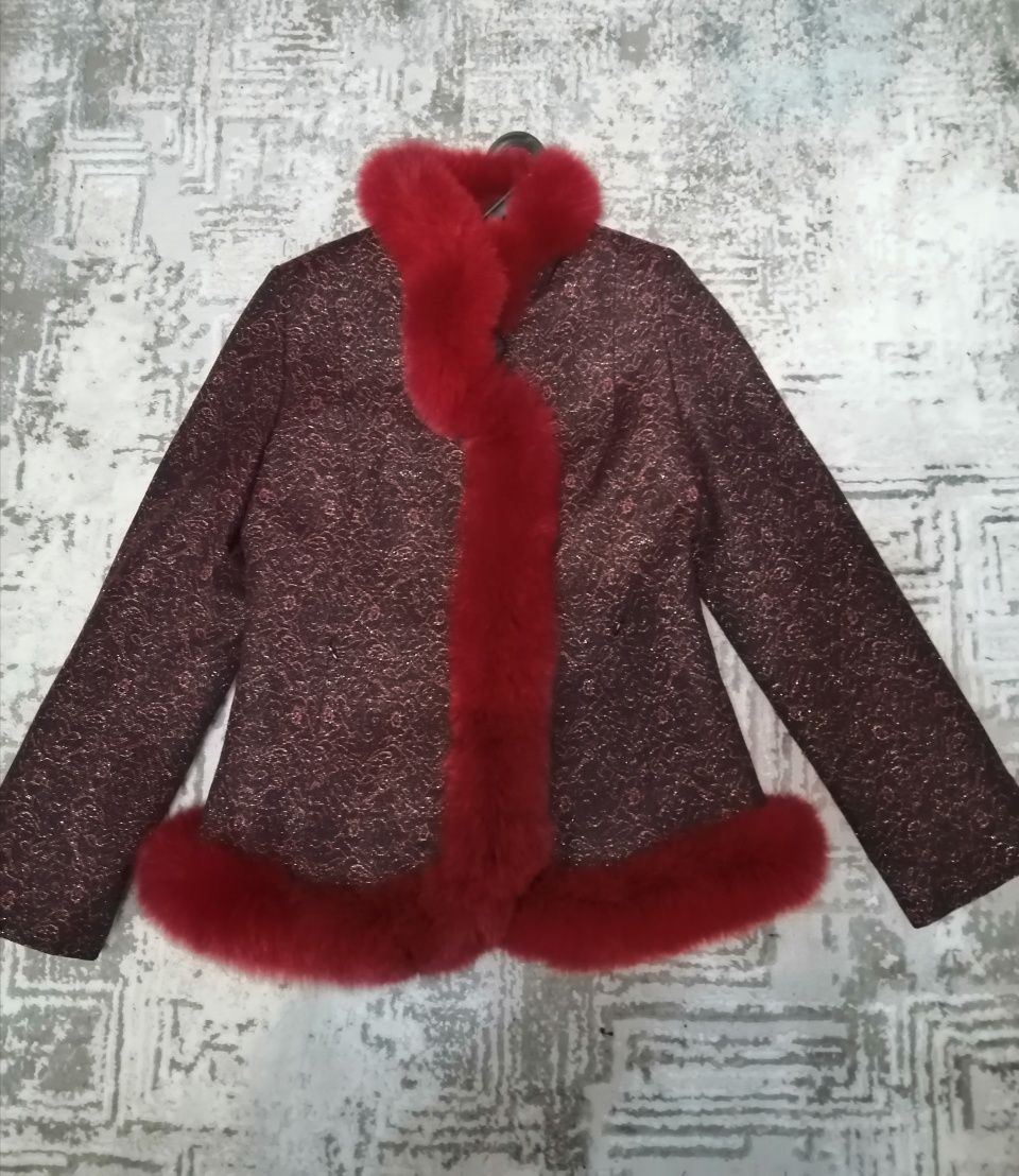 Продам короткое женское пальто, 46 размера