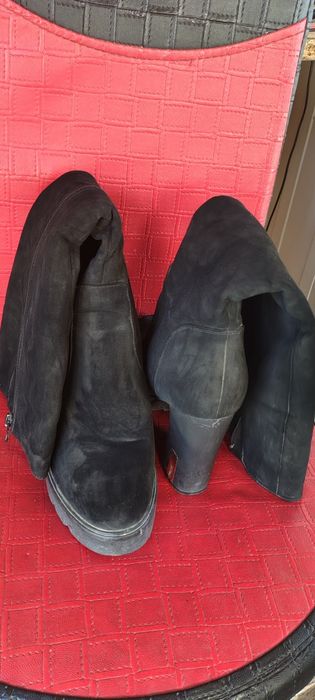 Vând urgent  sandale purtate doar  câteva ore plus altele