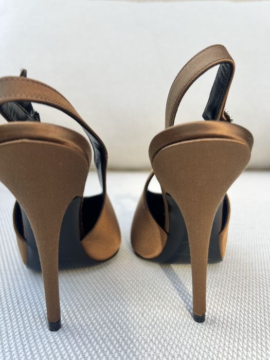 Saint Laurent Yasmeen