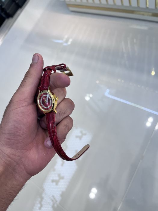 Женские часы Chopard из золота с бриллиантами