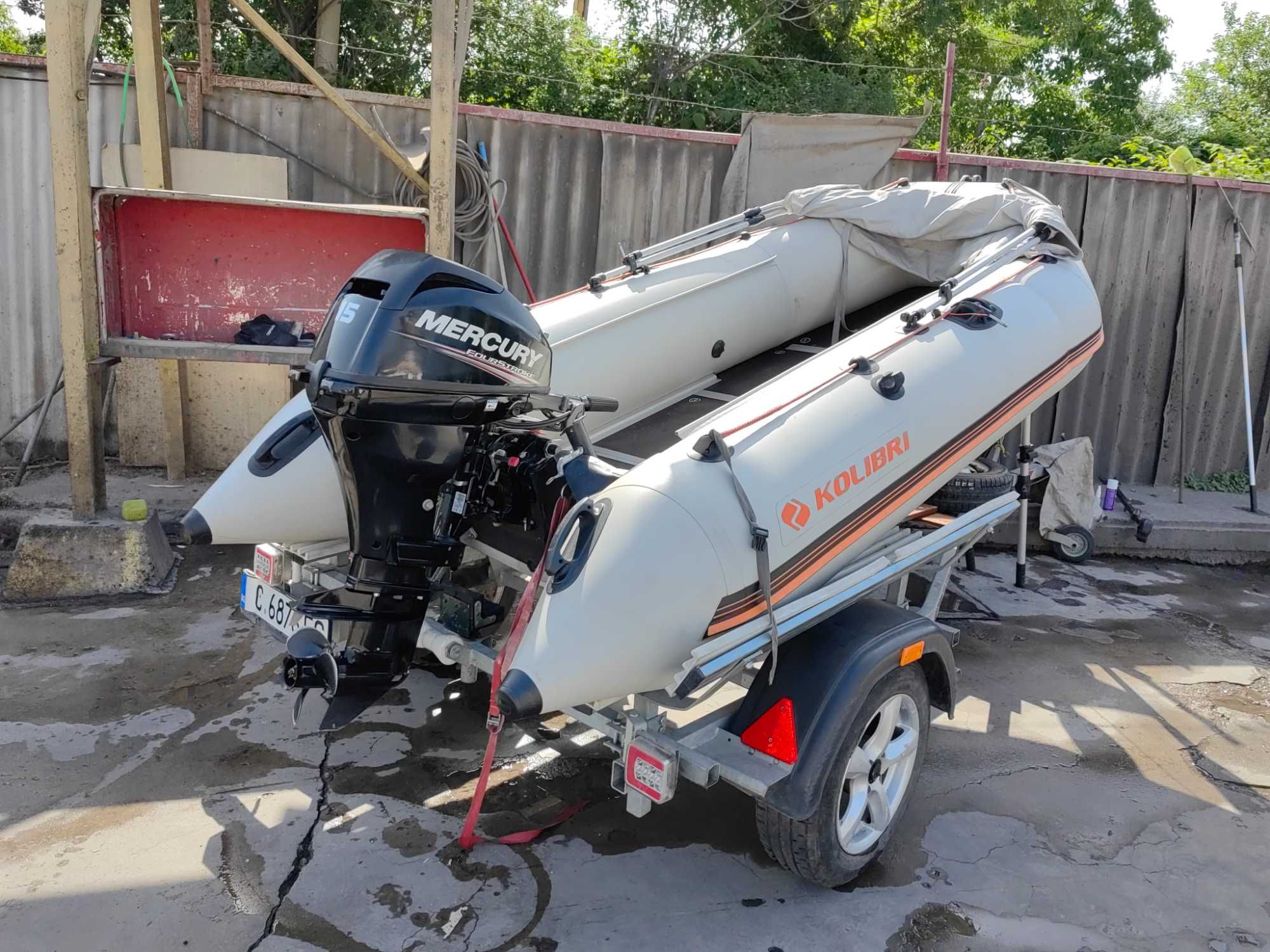 Надуваема лодка KOLIBRI KM330D + 15HP MERKYRI + колесар  5500 лв.