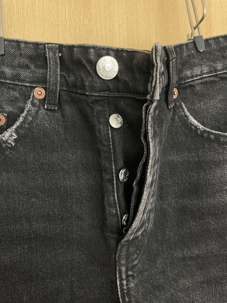 Дамски дънкови къси панталони Zara, с висока талия.
