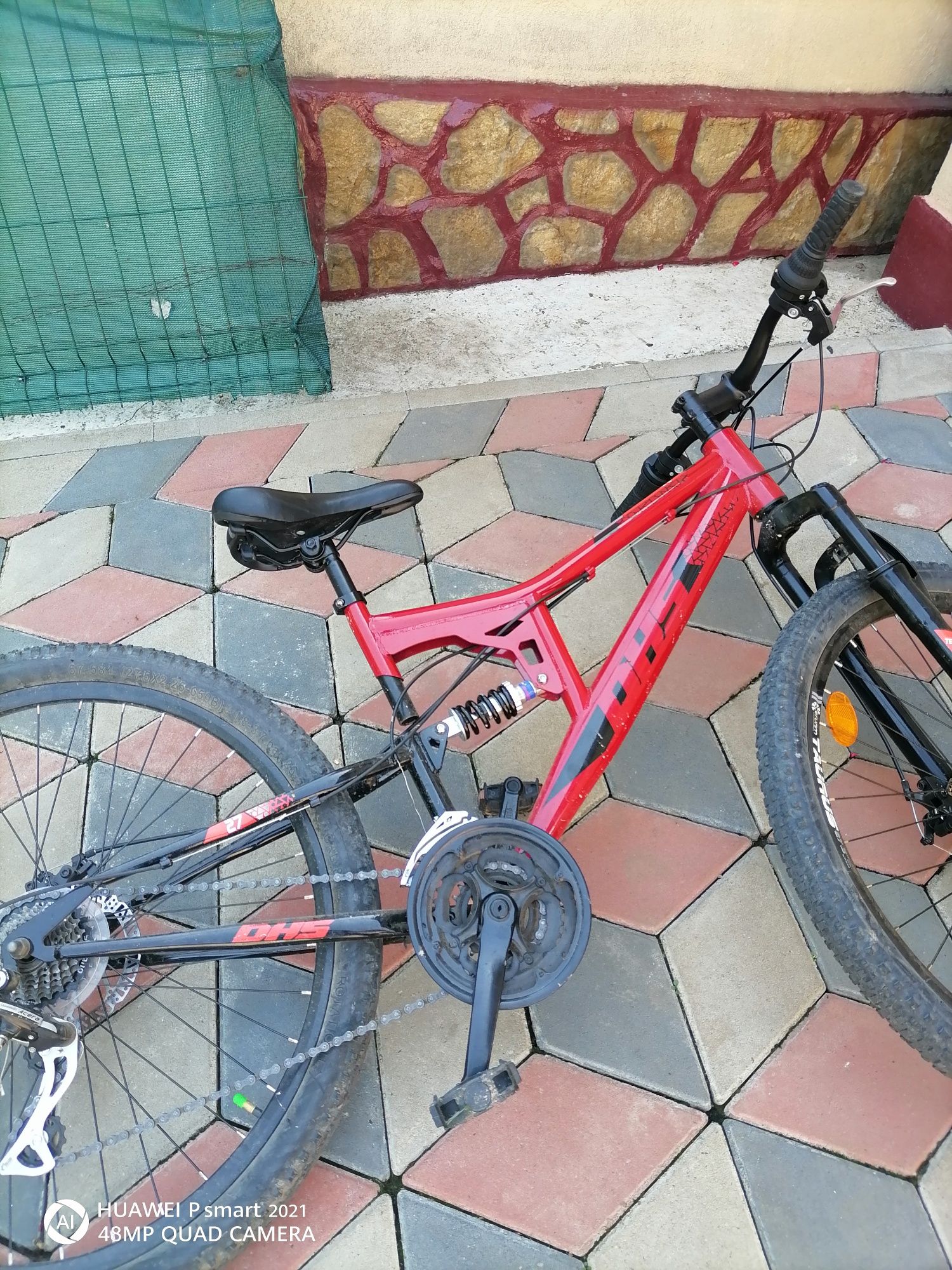 Vând bicicletă în stare foarte bună urgent 5 ani garanție