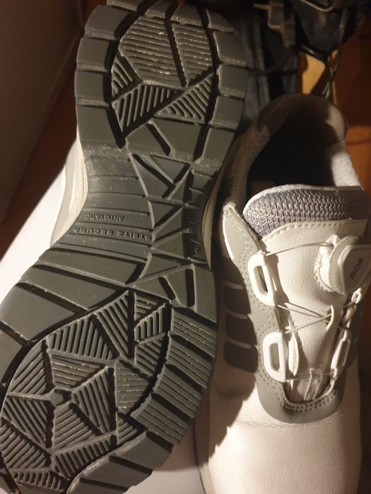 Pantofii pentru lucru