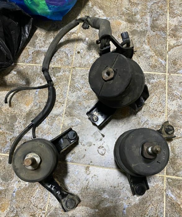 Подушка двигателя камри альфард