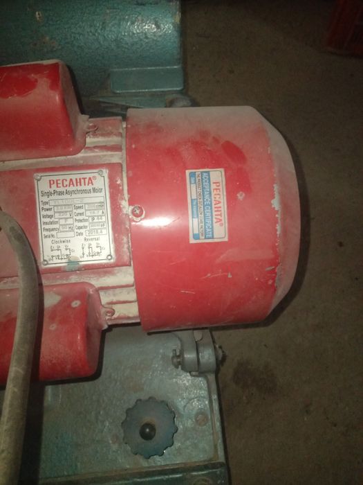 Дервянный шлифовальный машынка 220 в.