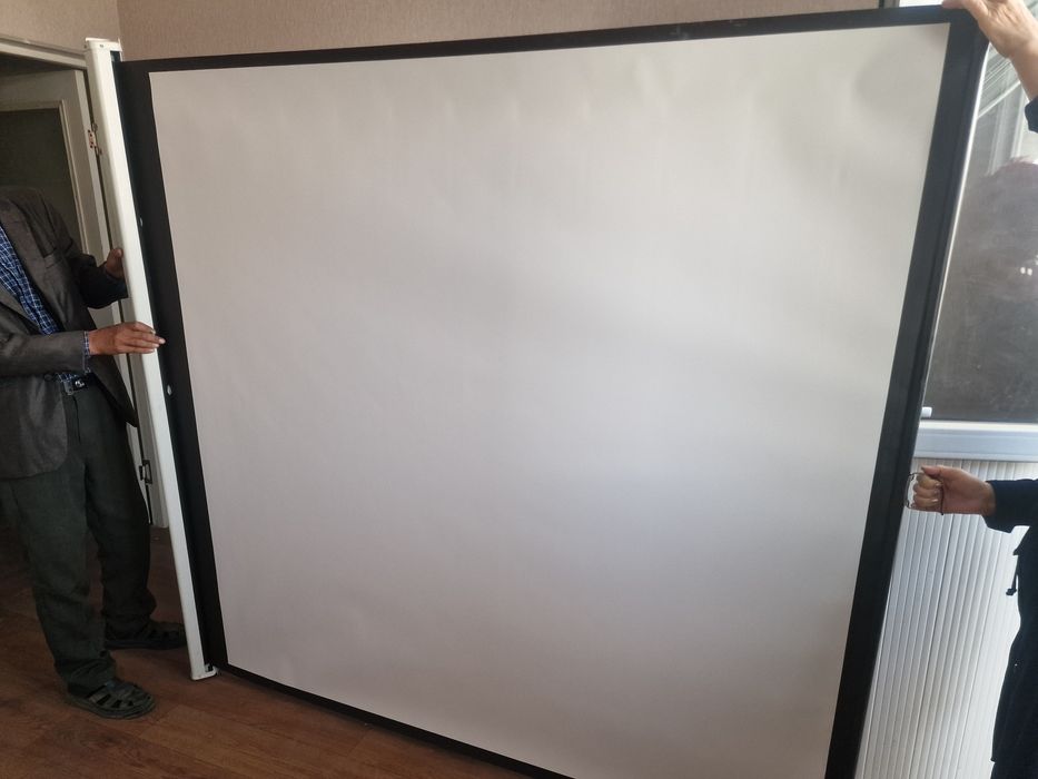 Экран для проектора