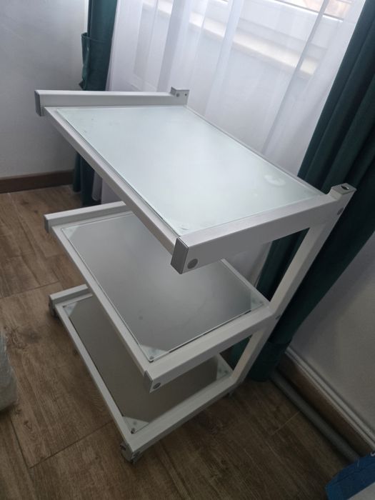 Ucenic Cosmetica etajere sticla