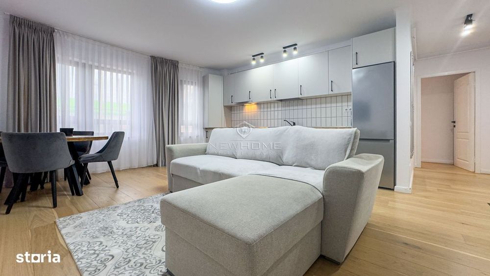 Apartament cu 3 camere de vânzare, zona Bulgaria