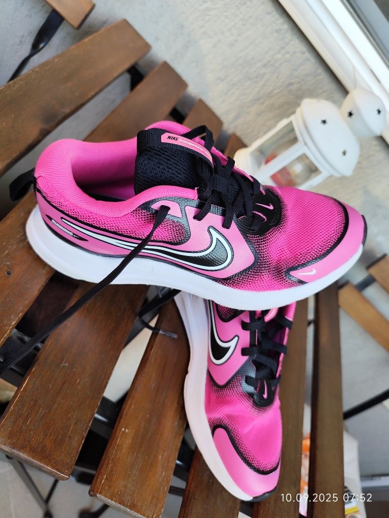 Маратонки Nike 36 номер