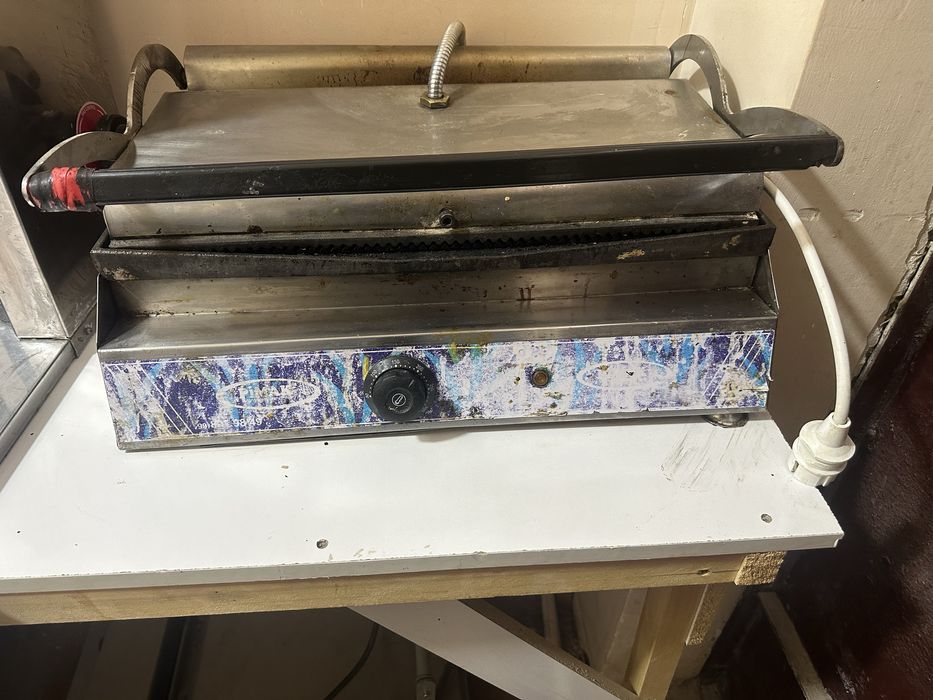 Toster  doner aparat    Mongol va dazmol 4 tasi bittada