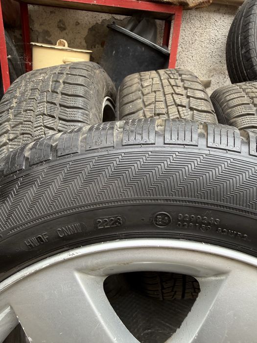 Продавам гуми с джанти  205/55/16