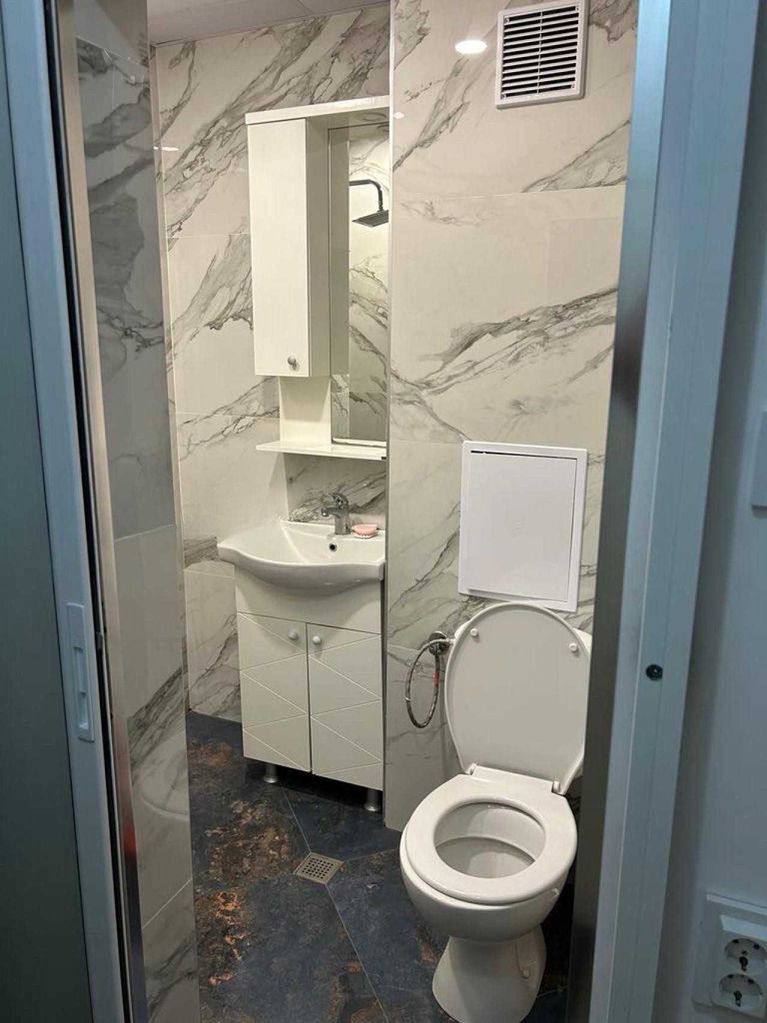 Дава се под наем Тристаен апартамент в Пловдив, Южен - 98 кв.м за 400 € - Снимка #8