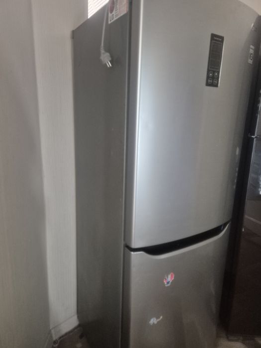 Продаётся Холодильник