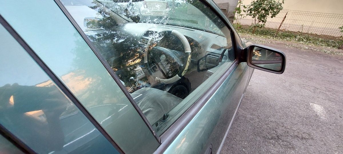 Mașină Opel astra G