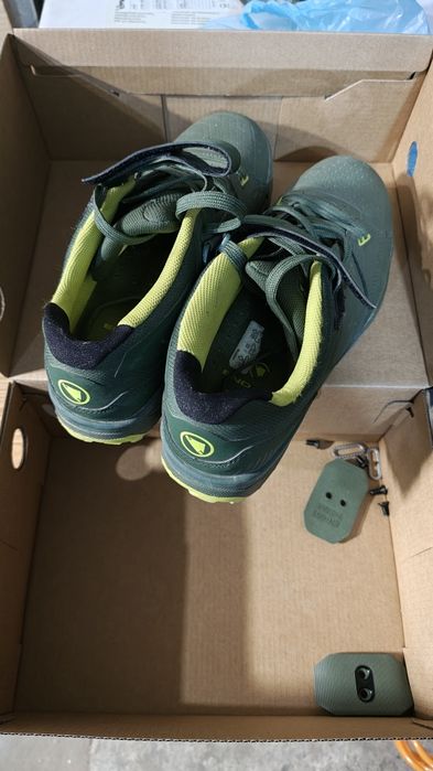 Обувки endura 42(отговарят на 41.5)