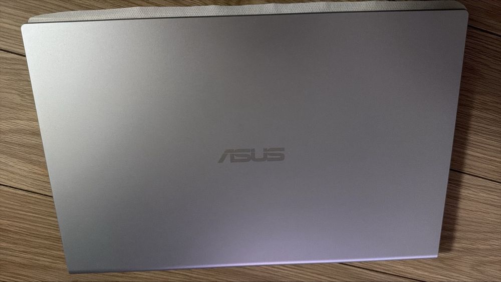Laptop Asus X515EA