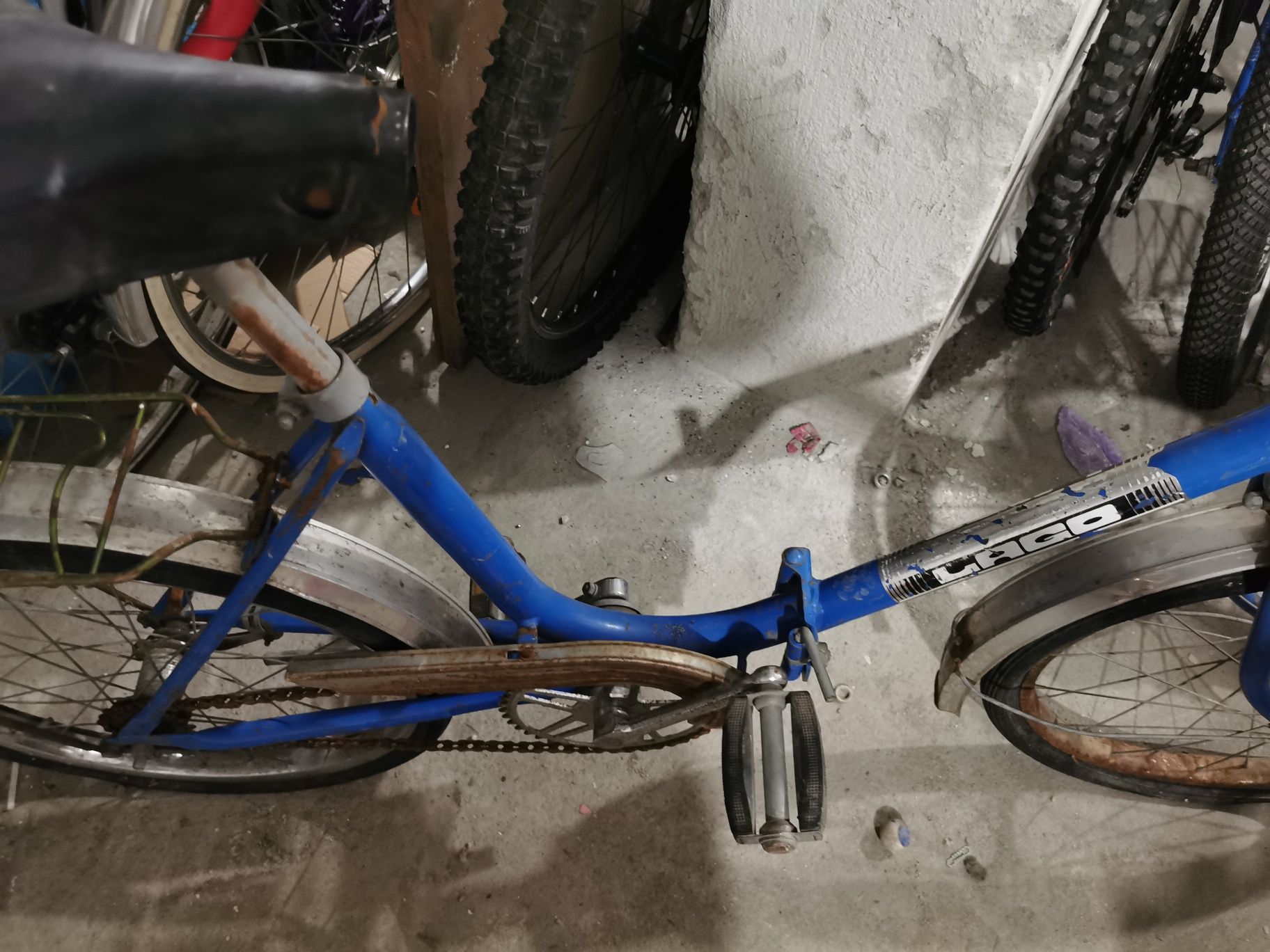 Сгъваем стар велосипед за реставрация