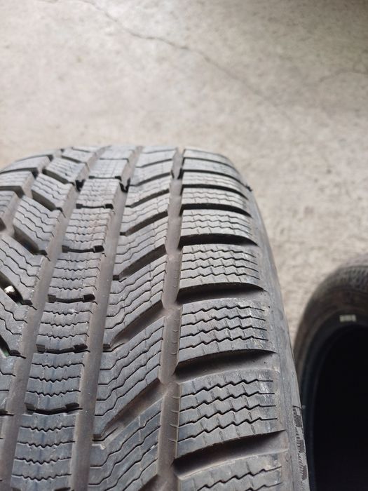 Vand Cauciucuri Continental 215/45 R18 V XL iarna