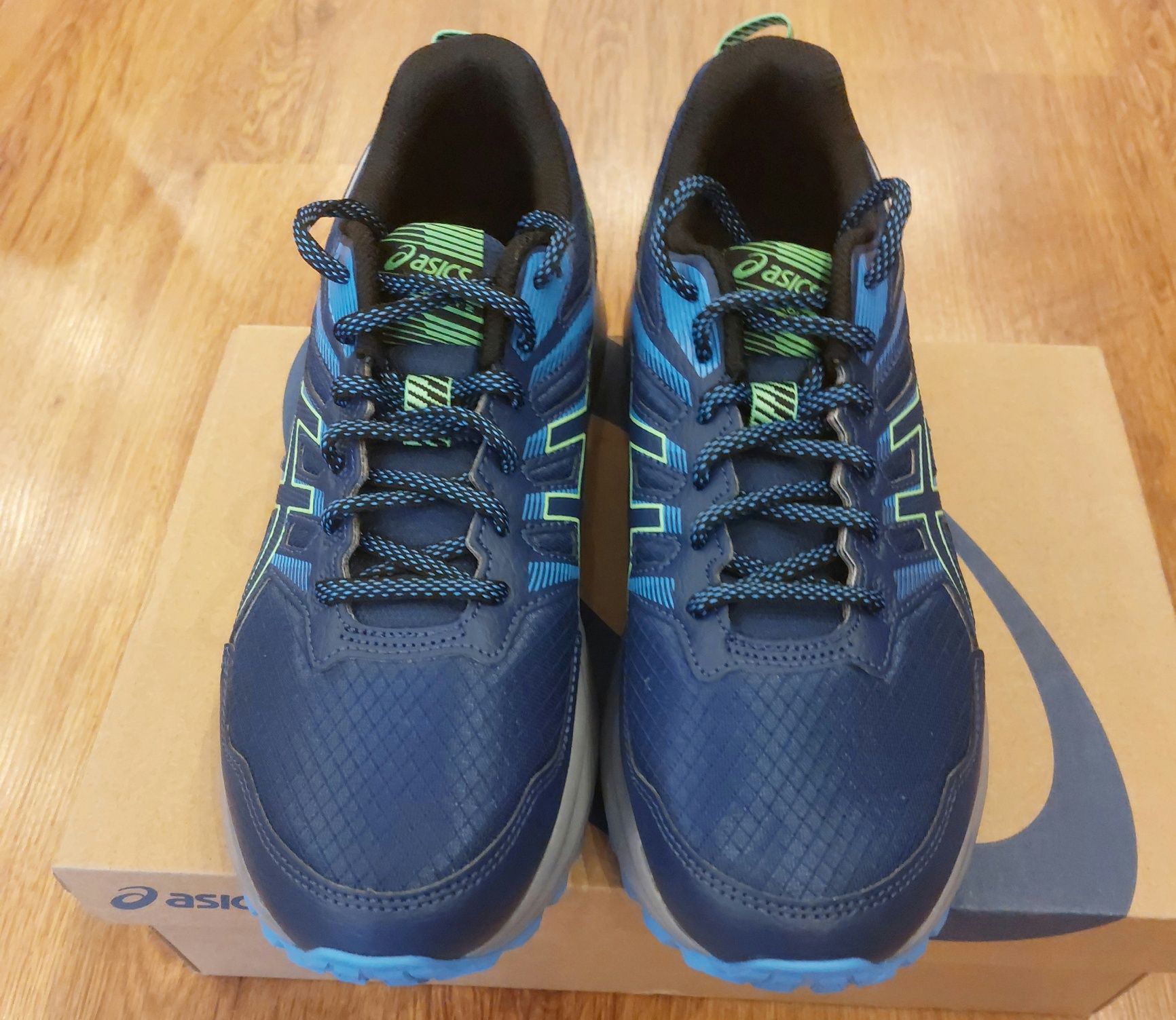 Продавм мъжки маратонки Asics Trail Scout 2