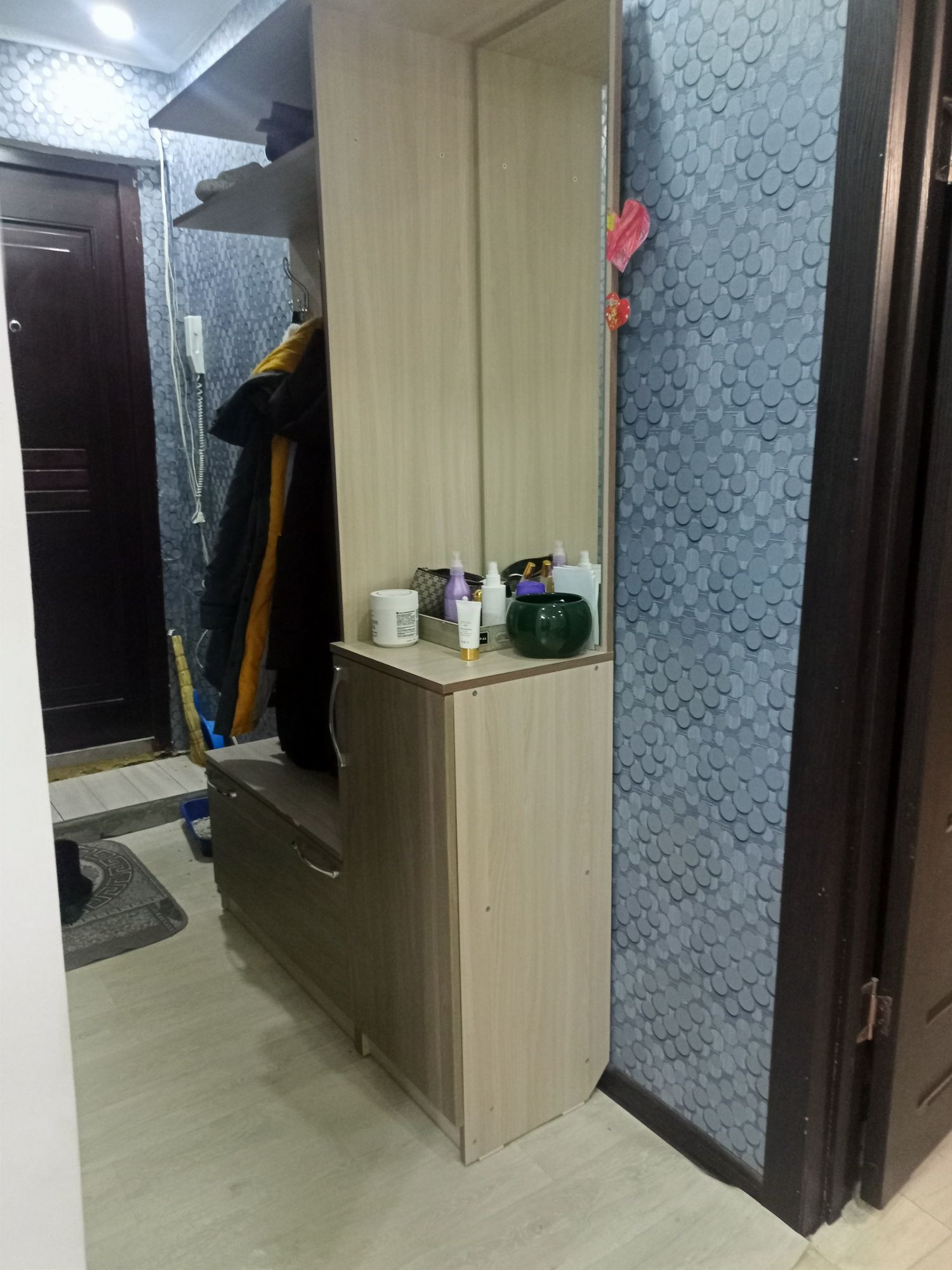 Продам прихожую,б/у