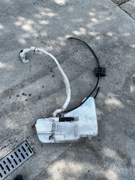 Vas lichid parbriz bmw f10 f11 f06 f12 f13