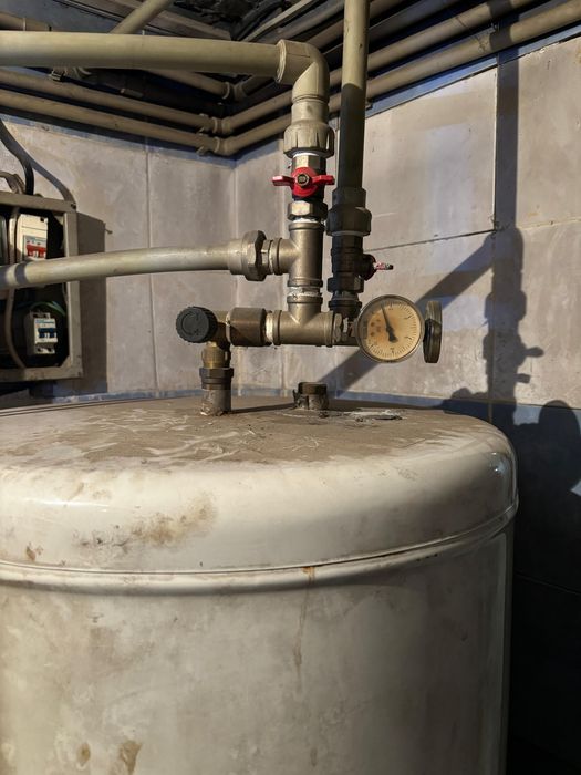 Продам водонагреввтель 300 литров в рабочем состоянии