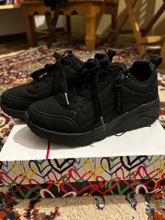 Skechers mărimea 33 fete