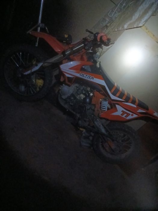 Vând cross 125 ultra