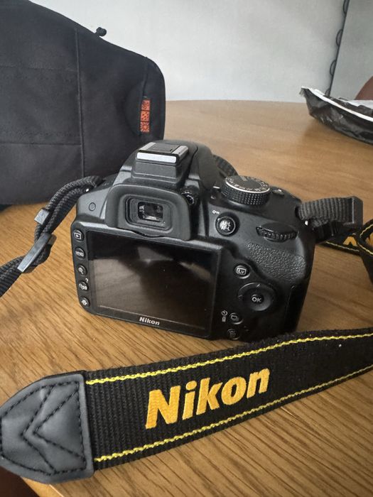 Nikon D3200 oviectiv 18-55mm