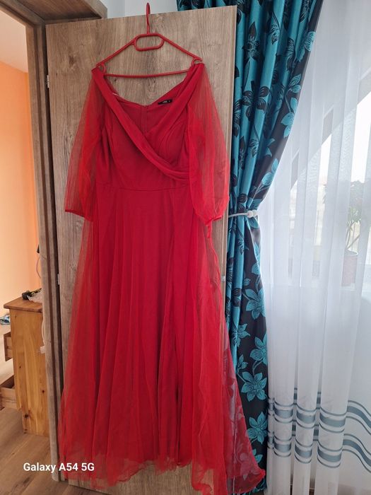 Vand rochie roșie lunga, mărime 48/XL