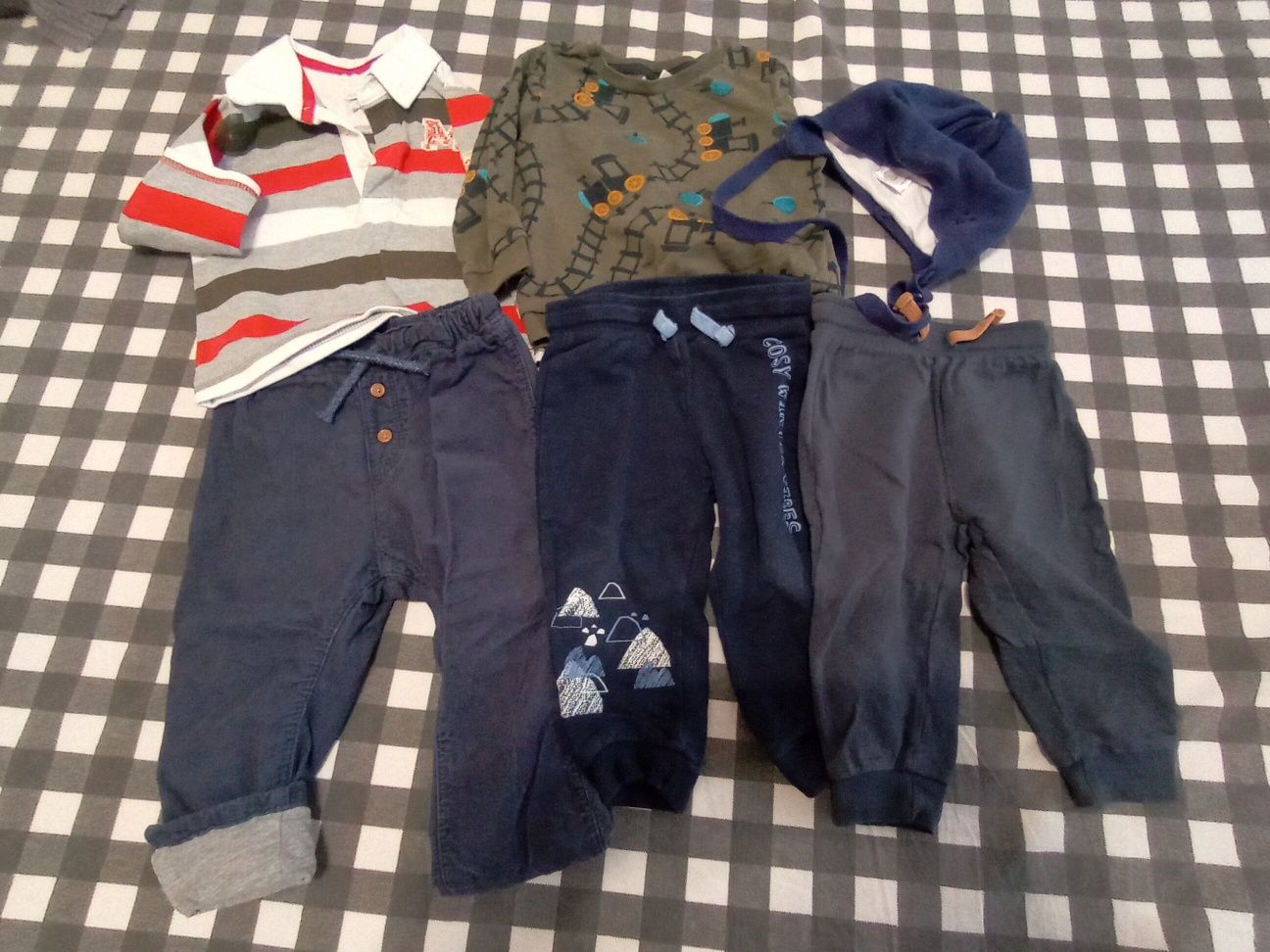 Lot mar 80: pantaloni captusiti H&M, bluze, caciula iarna