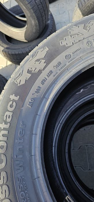 235 60 R 17 Continental iarna