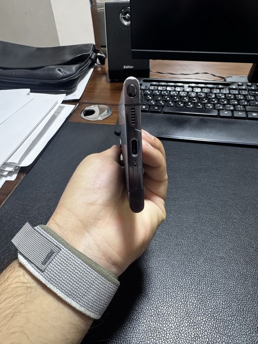 Продается S22 Ultra.