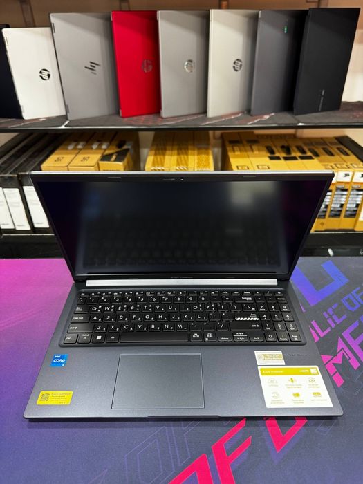 Asus Vivobook X1502V
﻿﻿Display 15.6 FHD ips
﻿﻿Intel Core i5-13420H
﻿﻿S