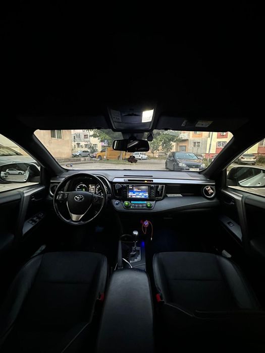 Toyota RAV4 2.5 Hybrid 4X4- 155 CP