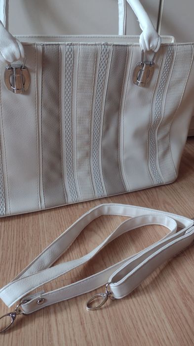 Дамска бяла чанта