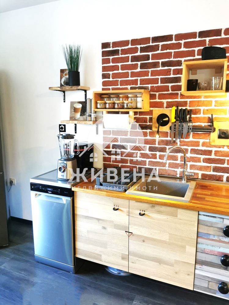 Продава се Тристаен апартамент в Варна, Възраждане 4 - 134 кв.м за 1612 €/кв.м - Снимка #5