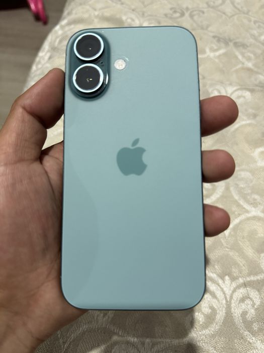 Продам iphone 16 в идеальном состояний акб 100