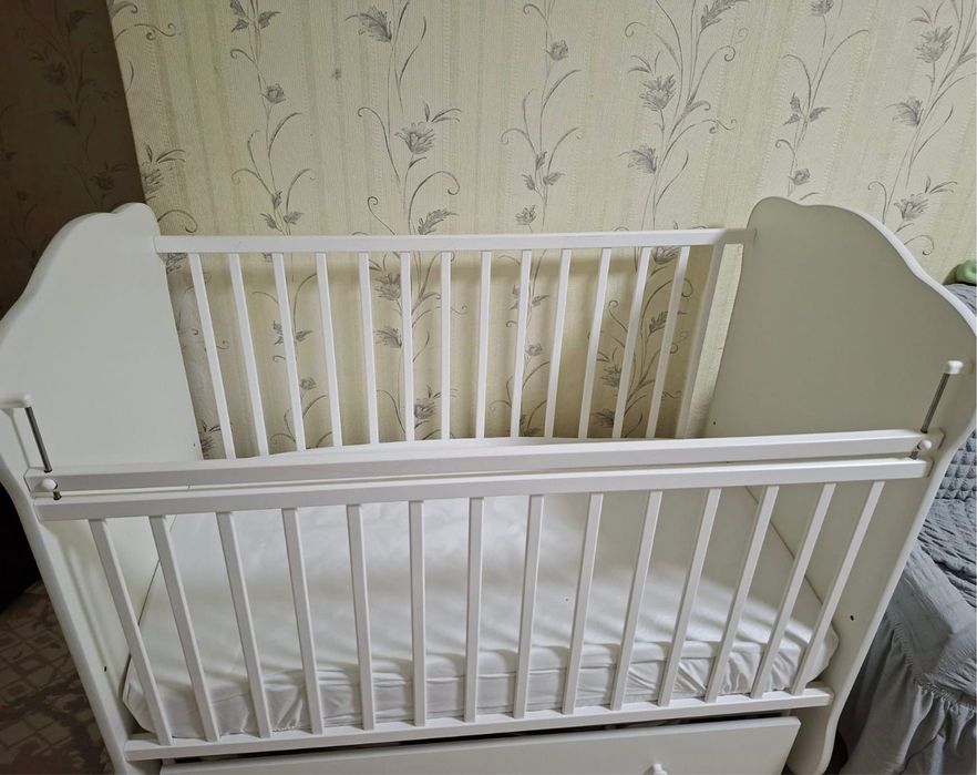 Продам кроватку для младенцев