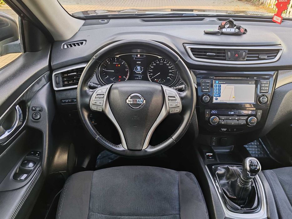 Nissan Xtrail 7Loc NaviPanoramicKeyLesGoCmr360ClimaJanteCarlig